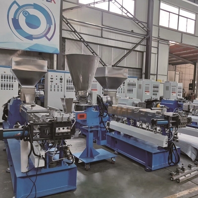 Máquina de extrusión de gránulos de plástico paralelo con doble tornillo y velocidad de 500 rpm
